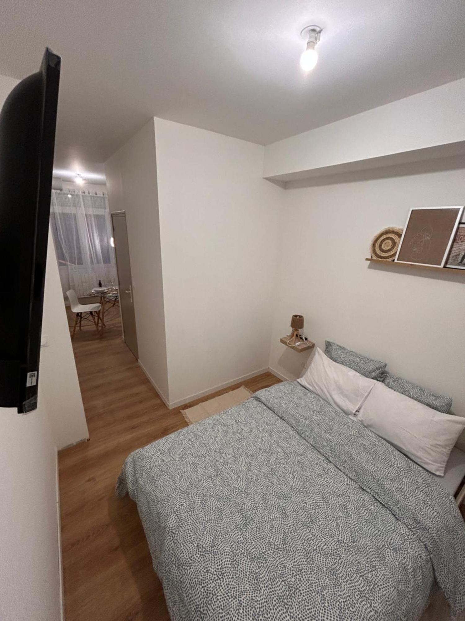 Serenity Stay Saint-Quentin  Bagian luar foto