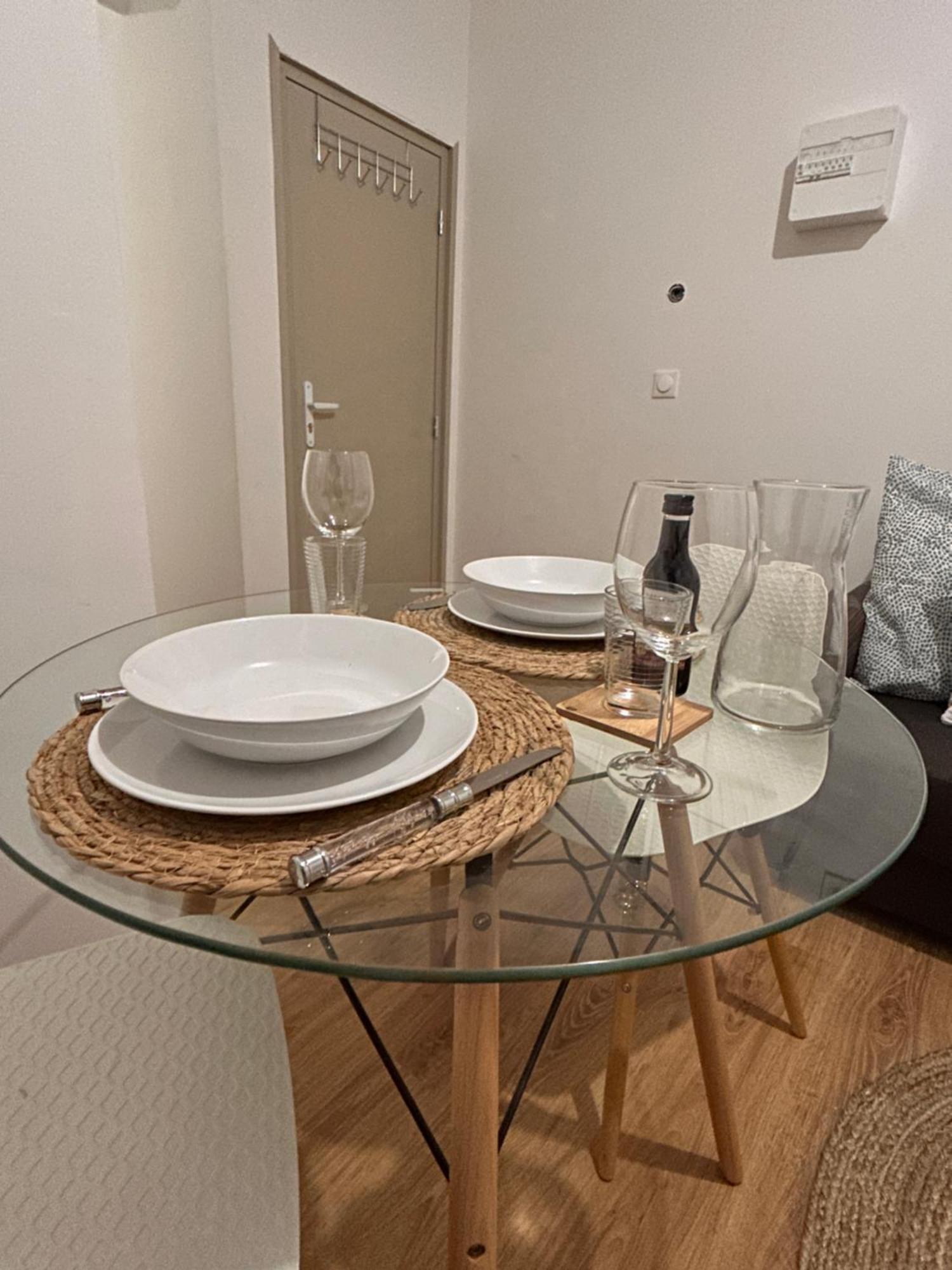 Serenity Stay Saint-Quentin  Bagian luar foto