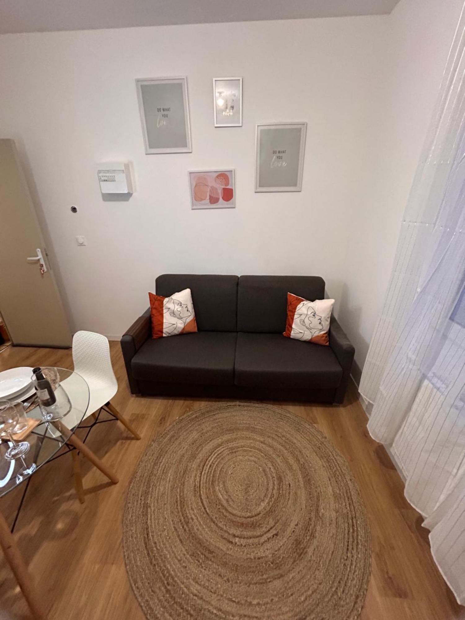 Serenity Stay Saint-Quentin  Bagian luar foto